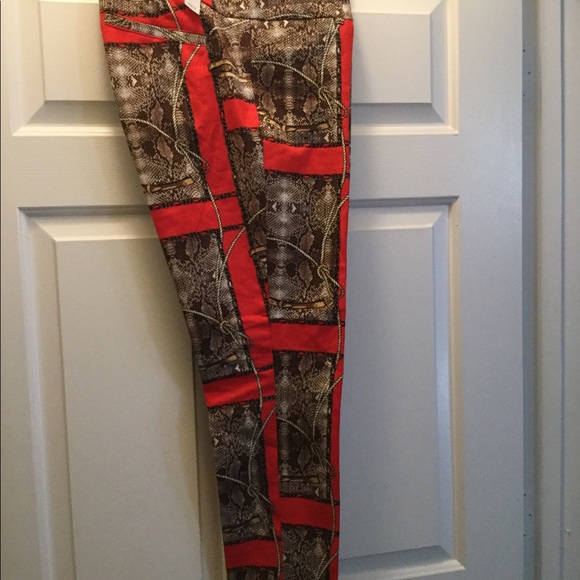 Holiday Top - Picture 2 of 5